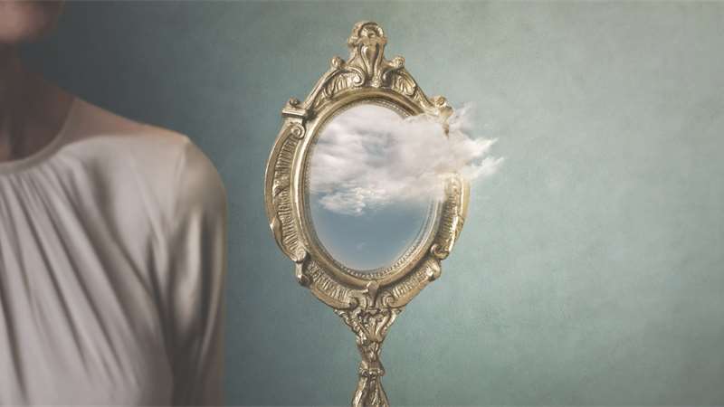 Magické zrcadlo: Jak ho využít při rituálech a proč střepy nosí smůlu? | Zdroj:  iStock
