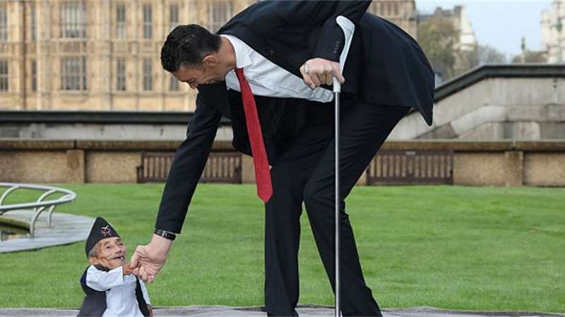 V Londýně se potkali nejmenší a nejvyšší muži světa | Zdroj: Zdroj: Profimedia.cz