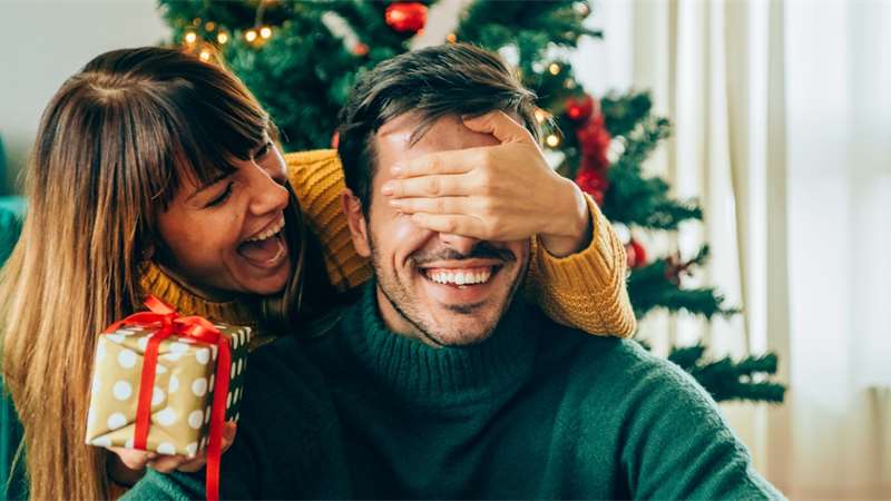 Co koupit k Vánocům partnerovi či tátovi? Tyto dárky nezklamou! | Zdroj: Archiv firem
