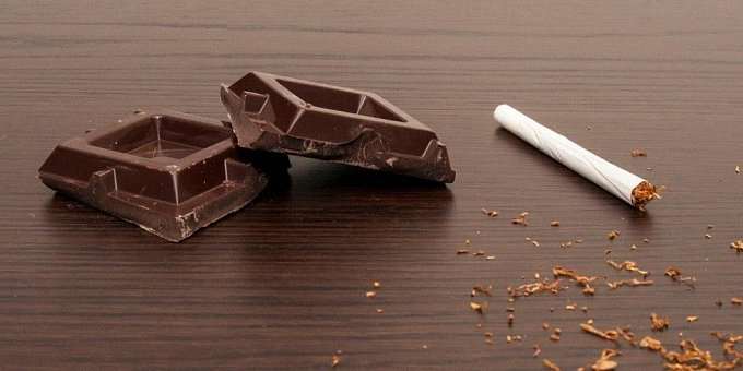 Hořká čokoláda zmírňuje následky kouření a pomáhá hubnutí