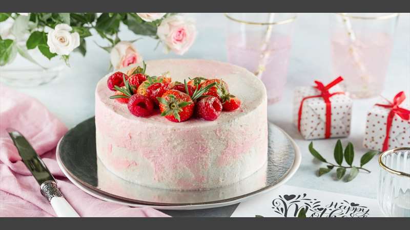 Blíží se Den matek: Inspirujte se nejkrásnějšími dorty, které můžete mamince upéct!